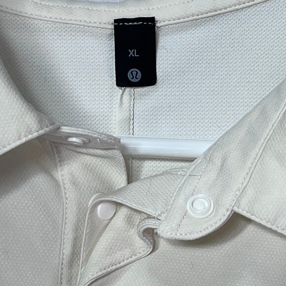 Lululemon Men's Ivory Blend Technical Polo Size XL.‎ EUC - Picture 2 of 4